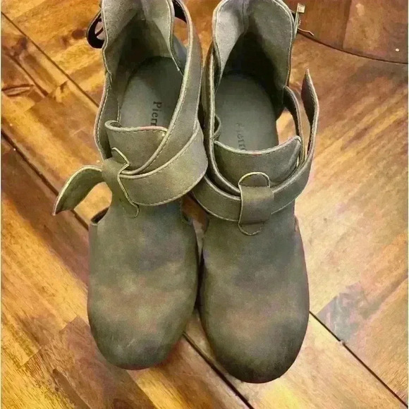 Pierre Dumas tan distressed wooden close toe clogs womens shoes size 6 - Picture 1 of 5